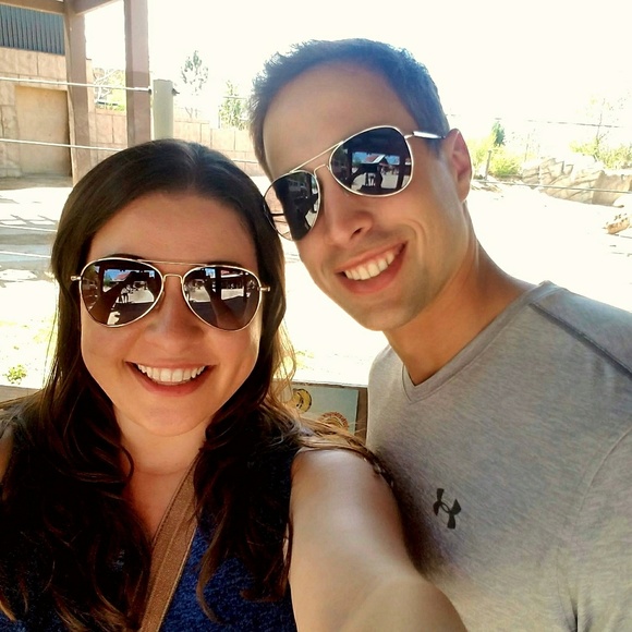 Meet your Posher, Lauren! - Picture 4 of 4